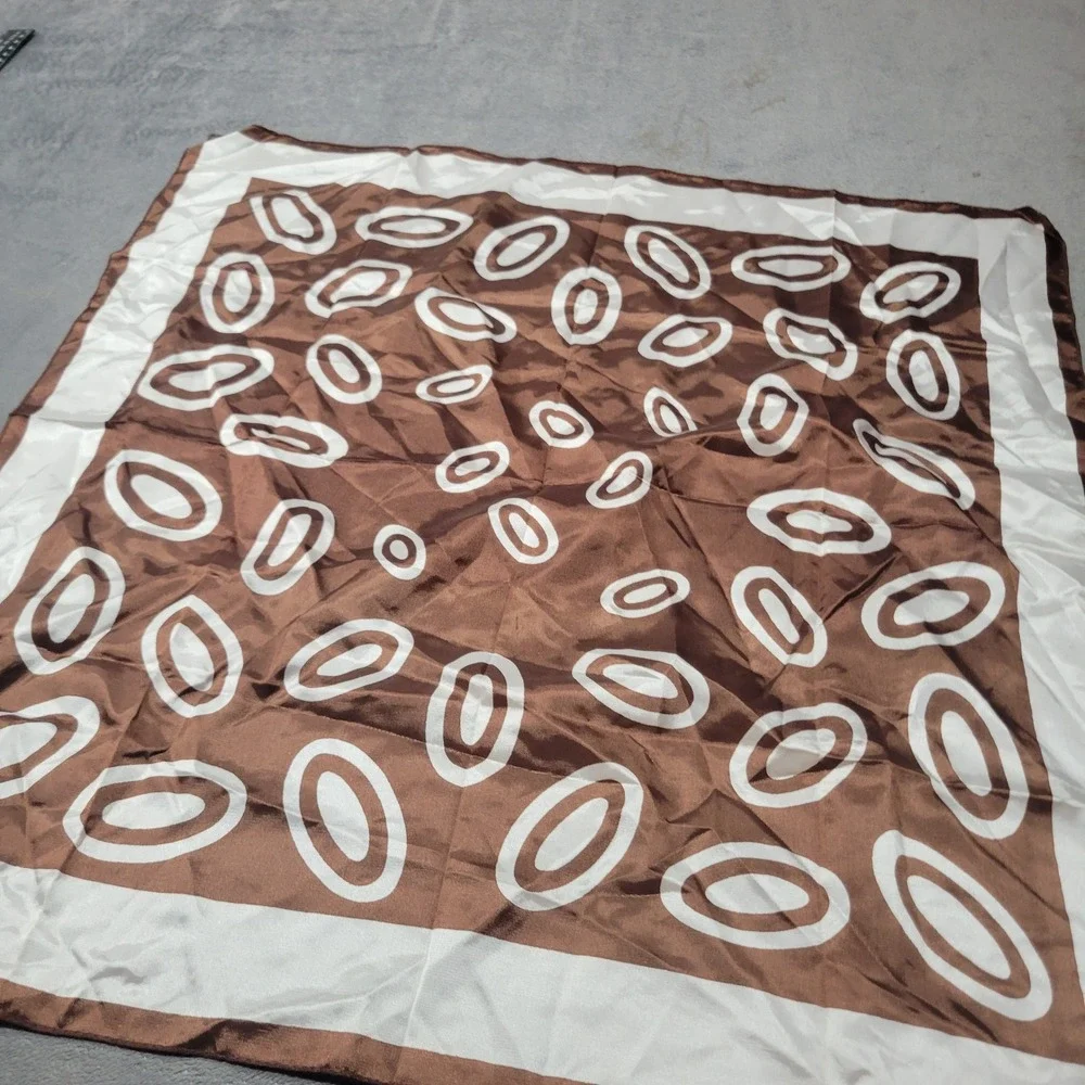 Unbranded Women Square Scarf OS‎ Brown White Geometric Oval Print Silky Retro